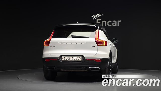Volvo XC40 T4 R-Design 2019 — фото 4