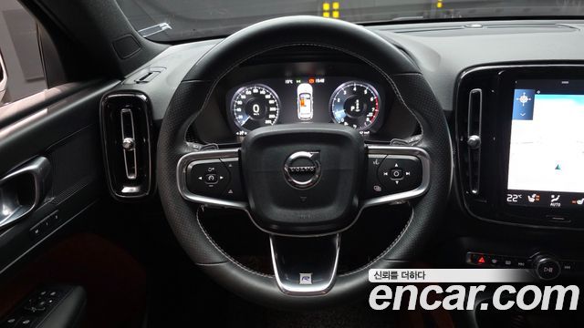 Volvo XC40 T4 R-Design 2019 — фото 13