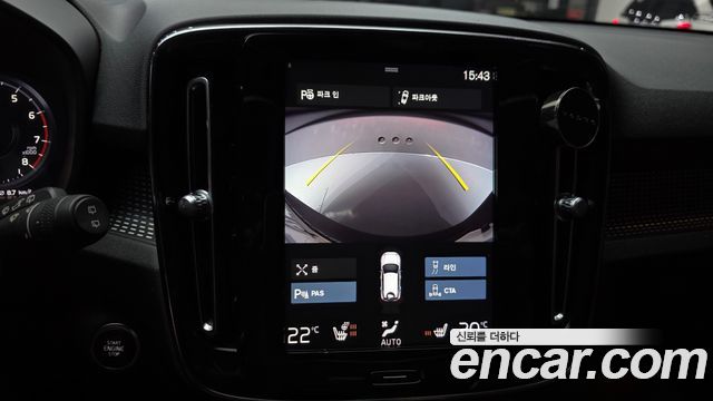 Volvo XC40 T4 R-Design 2019 — фото 15