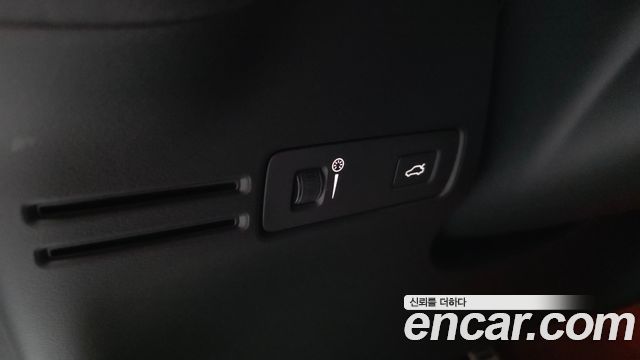 Volvo XC40 T4 R-Design 2019 — фото 27