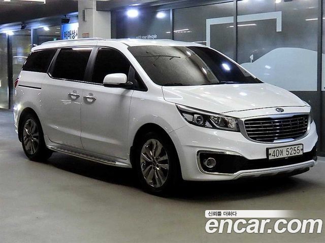 Kia Carnival 9-seater Luxury