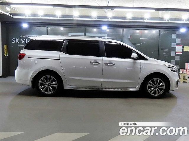 Kia Carnival 9-seater Luxury 2015 — фото 3