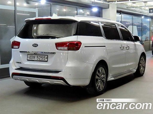 Kia Carnival 9-seater Luxury 2015 — фото 4