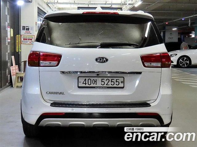 Kia Carnival 9-seater Luxury 2015 — фото 5