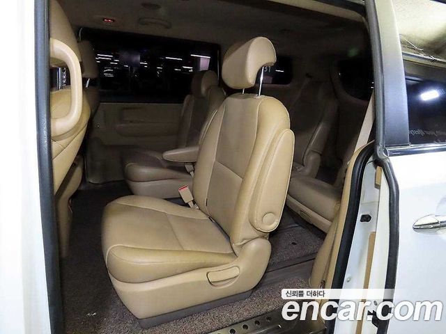 Kia Carnival 9-seater Luxury 2015 — фото 7