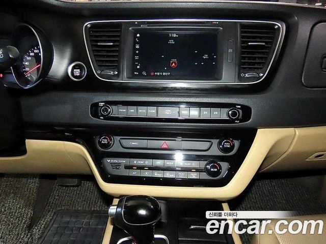 Kia Carnival 9-seater Luxury 2015 — фото 15