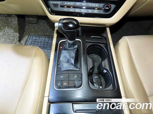 Kia Carnival 9-seater Luxury 2015 — фото 16