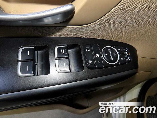 Kia Carnival 9-seater Luxury 2015 — фото 17