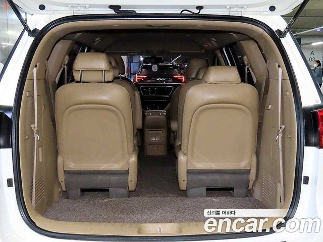 Kia Carnival 9-seater Luxury 2015 — фото 22
