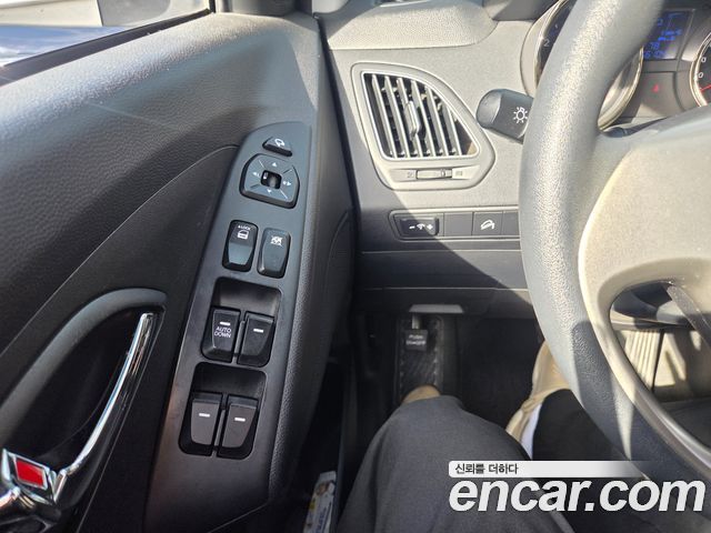 Hyundai Tucson ix Diesel 2WD X20 Luxury 2012 — фото 10