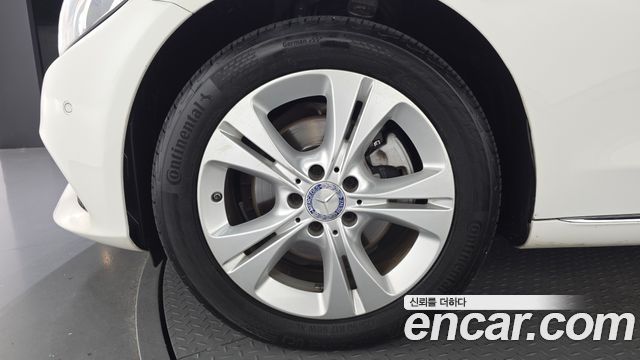 Mercedes-Benz C-Class (W205) C220 d 4MATIC 2016 — фото 5
