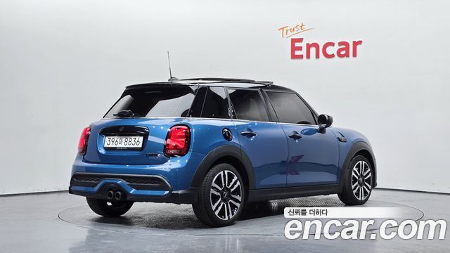 MINI Cooper S 5Door Classic Third Generation 2024 — фото 2