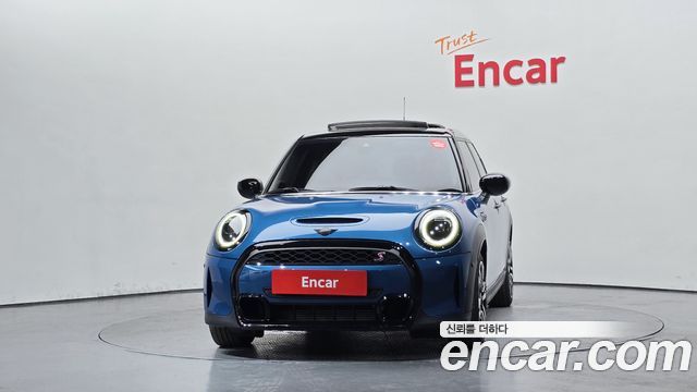 MINI Cooper S 5Door Classic Third Generation 2024 — фото 3