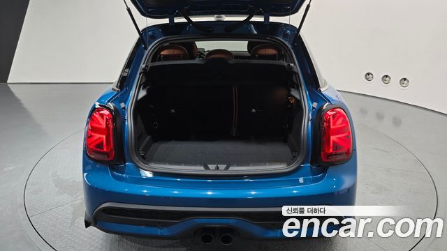 MINI Cooper S 5Door Classic Third Generation 2024 — фото 20