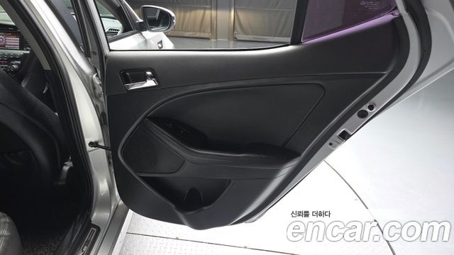 Kia K5 Hybrid Prestige 2012 — фото 25