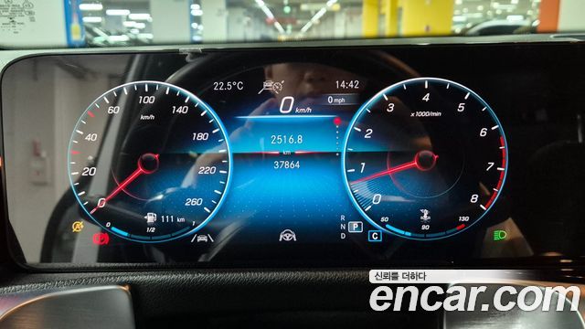Mercedes-Benz GLB-Class (X247) GLB250 4MATIC 2023 — фото 8