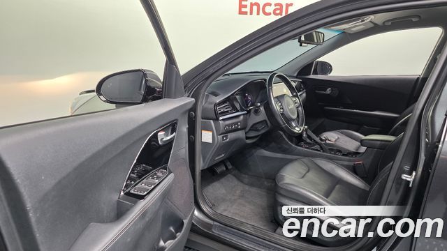 Kia Niro 1.6 HEV Prestige 2022 — фото 10