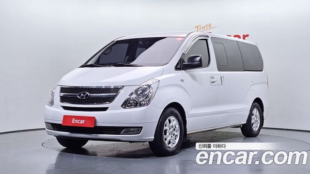 Hyundai Grand Starex 11-Seater Wagon CVX Luxury