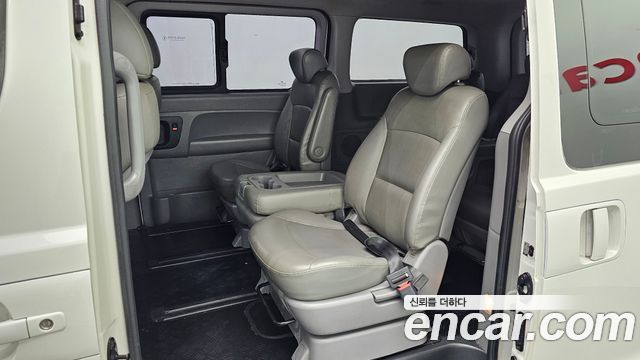 Hyundai Grand Starex 11-Seater Wagon CVX Luxury 2012 — фото 12