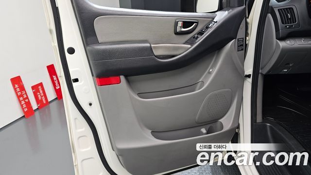 Hyundai Grand Starex 11-Seater Wagon CVX Luxury 2012 — фото 24