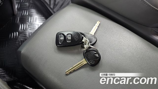 Hyundai Grand Starex 11-Seater Wagon CVX Luxury 2012 — фото 28