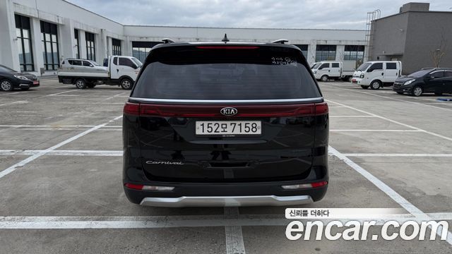 Kia Carnival 9-Seater Prstige 2021 — фото 3