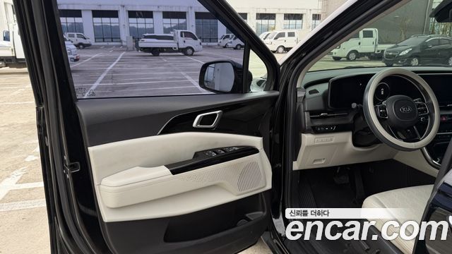 Kia Carnival 9-Seater Prstige 2021 — фото 7