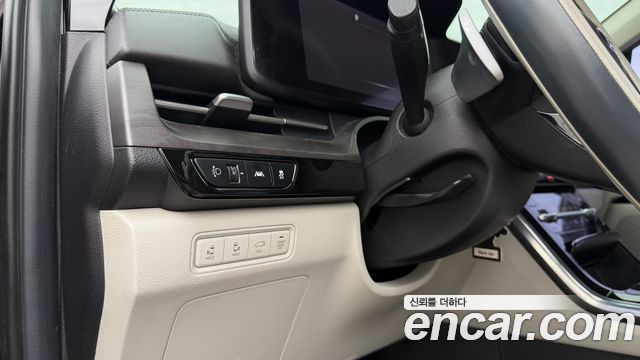 Kia Carnival 9-Seater Prstige 2021 — фото 10