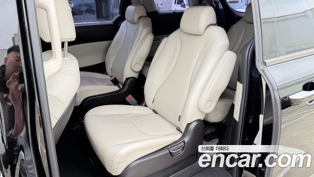 Kia Carnival 9-Seater Prstige 2021 — фото 18