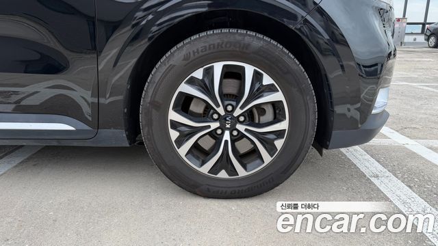 Kia Carnival 9-Seater Prstige 2021 — фото 23