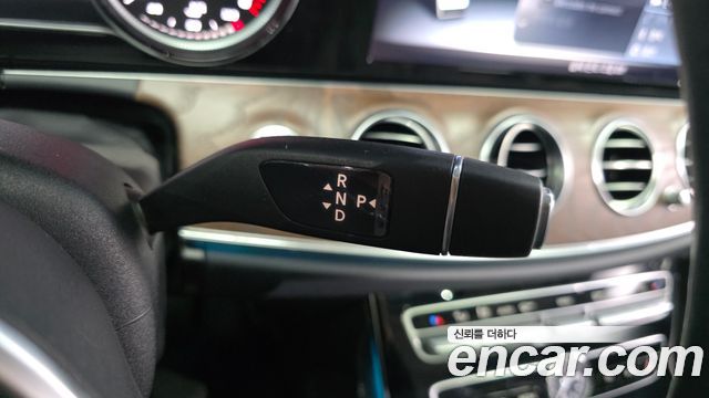 Mercedes-Benz E-Class (W213) E220d Exclusive 2019 — фото 9