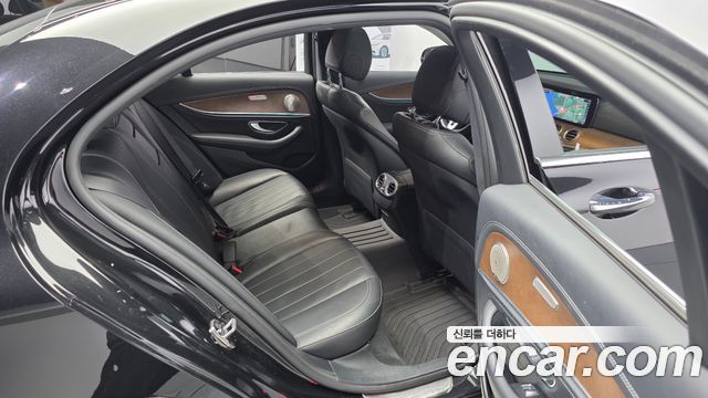 Mercedes-Benz E-Class (W213) E220d Exclusive 2019 — фото 12