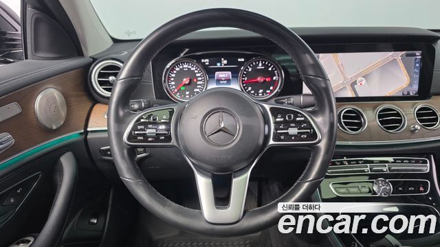 Mercedes-Benz E-Class (W213) E220d Exclusive 2019 — фото 13