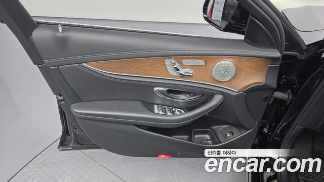 Mercedes-Benz E-Class (W213) E220d Exclusive 2019 — фото 24