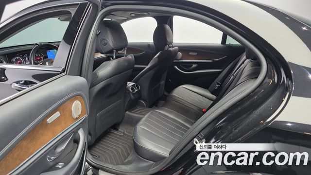 Mercedes-Benz E-Class (W213) E220d Exclusive 2019 — фото 26