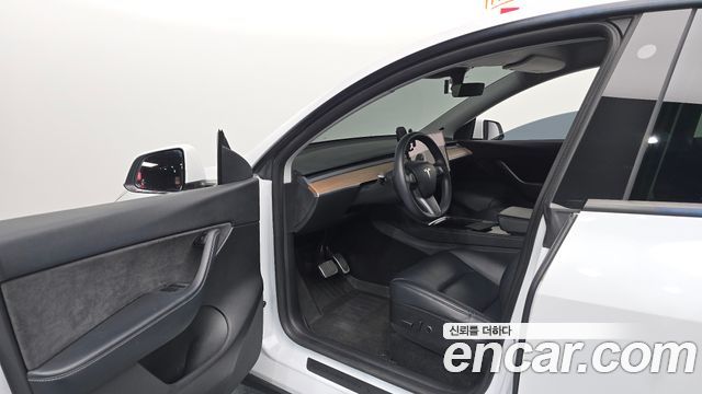 Tesla Model Y Standard Range RWD 2021 — фото 10