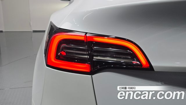 Tesla Model Y Standard Range RWD 2021 — фото 29