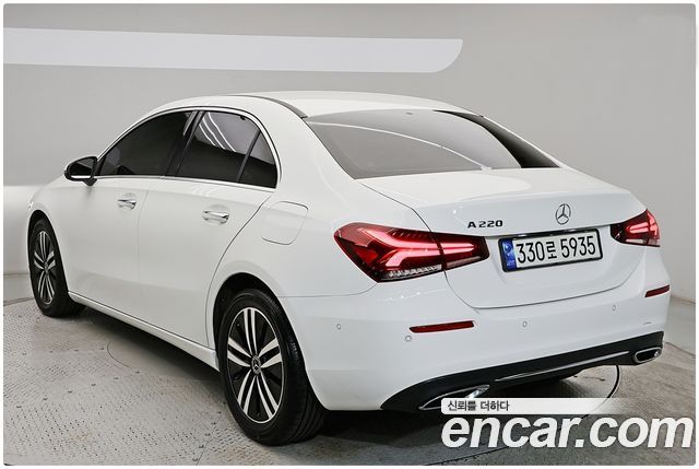 Mercedes-Benz A-Class (W177) A220 Sedan 2021 — фото 2