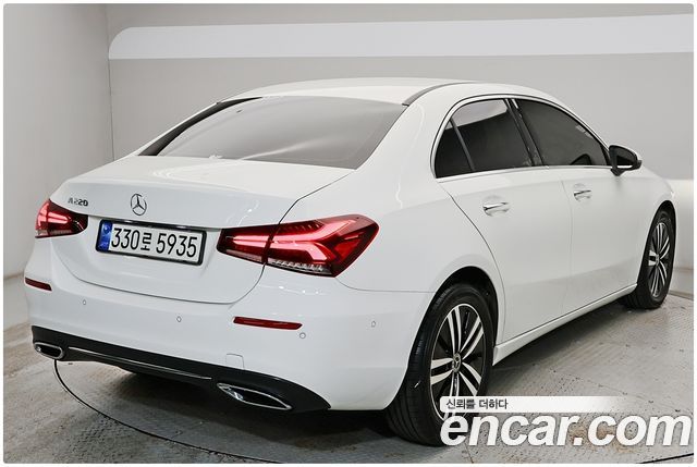 Mercedes-Benz A-Class (W177) A220 Sedan 2021 — фото 4