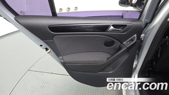 Volkswagen Golf (VI) 2.0 TDI StyleEdition 2013 — фото 31