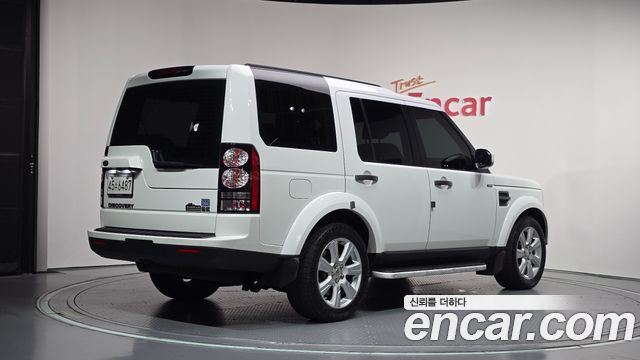 Land Rover Discovery 4 3.0 SDV6 SE 2015 — фото 2