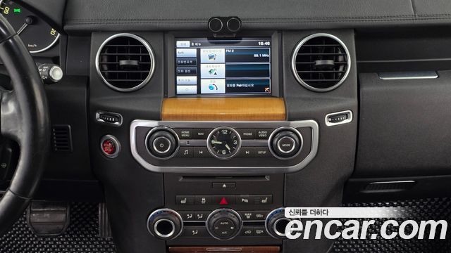 Land Rover Discovery 4 3.0 SDV6 SE 2015 — фото 12