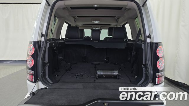 Land Rover Discovery 4 3.0 SDV6 SE 2015 — фото 16