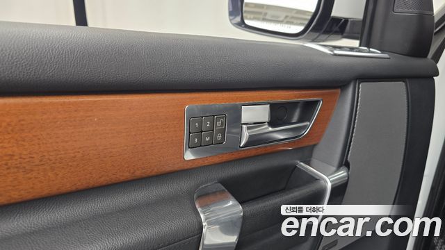 Land Rover Discovery 4 3.0 SDV6 SE 2015 — фото 29