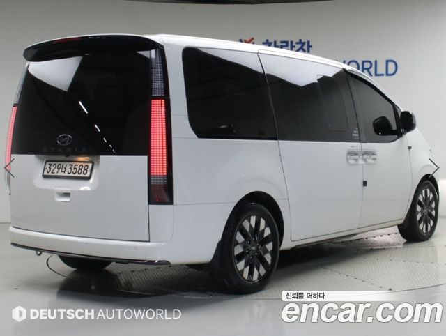 Hyundai Staria L3.5 Lounge 9-Seater Mobility 2022 — фото 2