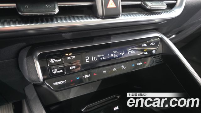 Kia K5 (III) 2.0 LPI Signature 2021 — фото 17