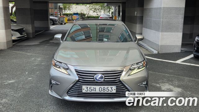 Lexus ES300h Supreme XV60