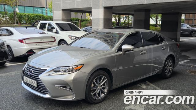 Lexus ES300h Supreme XV60 2016 — фото 3