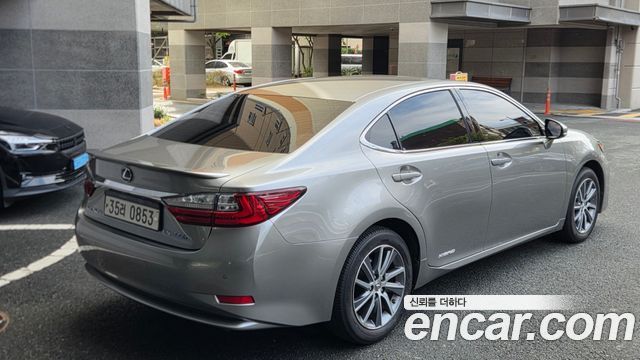 Lexus ES300h Supreme XV60 2016 — фото 5