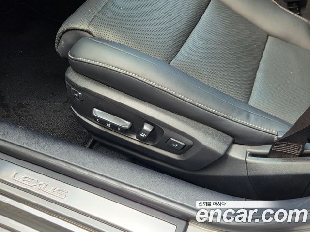 Lexus ES300h Supreme XV60 2016 — фото 18